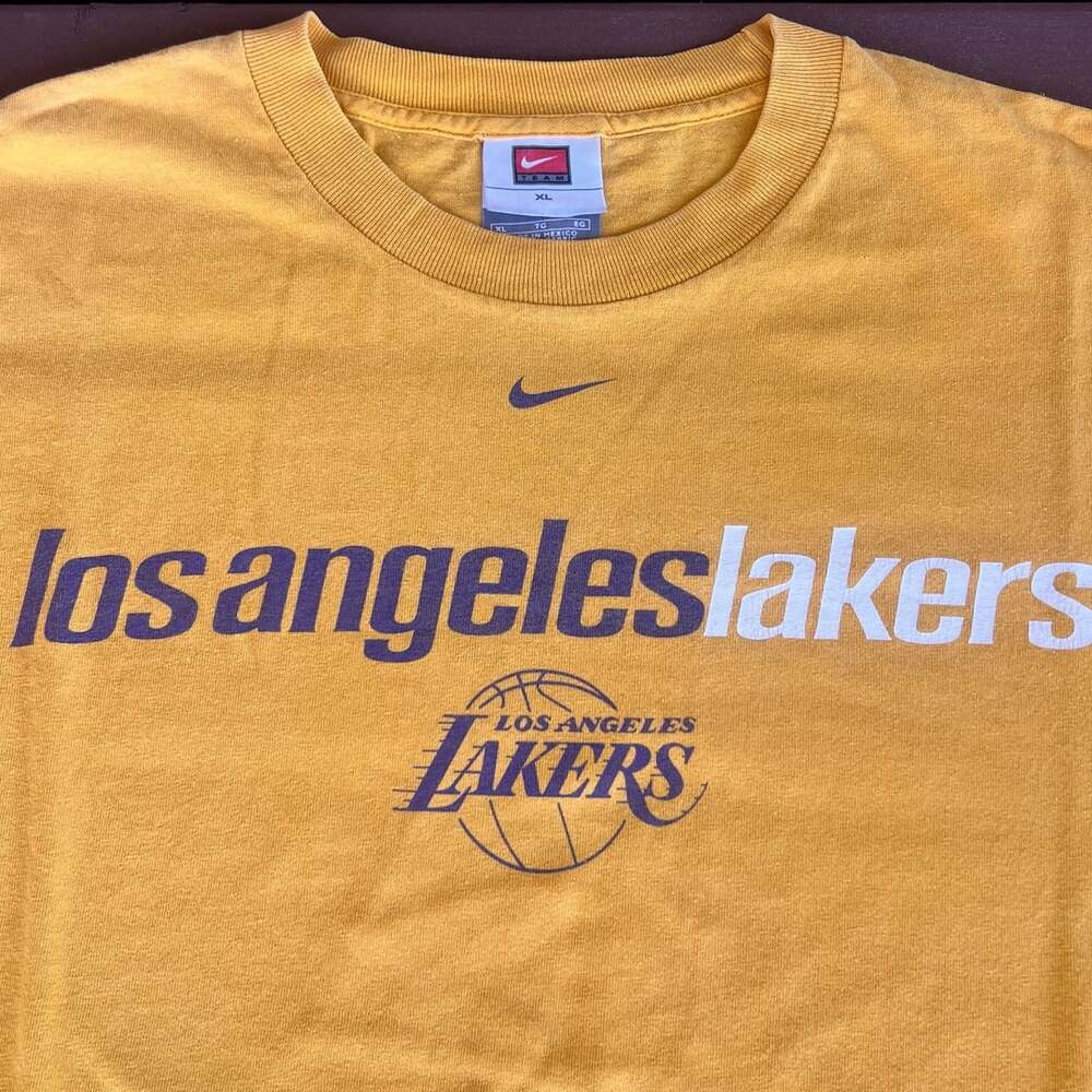 Vintage Nike Team Los Angeles Lakers Center Swoosh T-Shirt XL